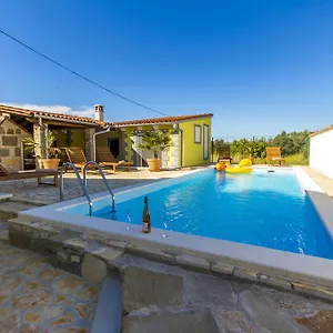 Ferienhaus Holiday Bukovac, Pula
