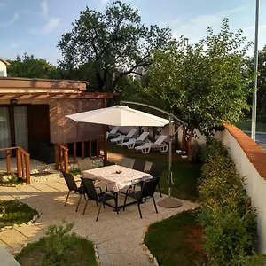 Ferienhaus Kuca Za Odmor Natalija, Pula